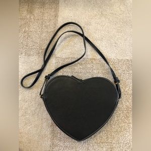 Black heart purse
